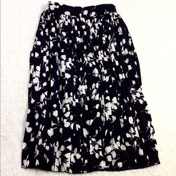 J. Crew Pleated Floral Skirt - Picture 6 of 9